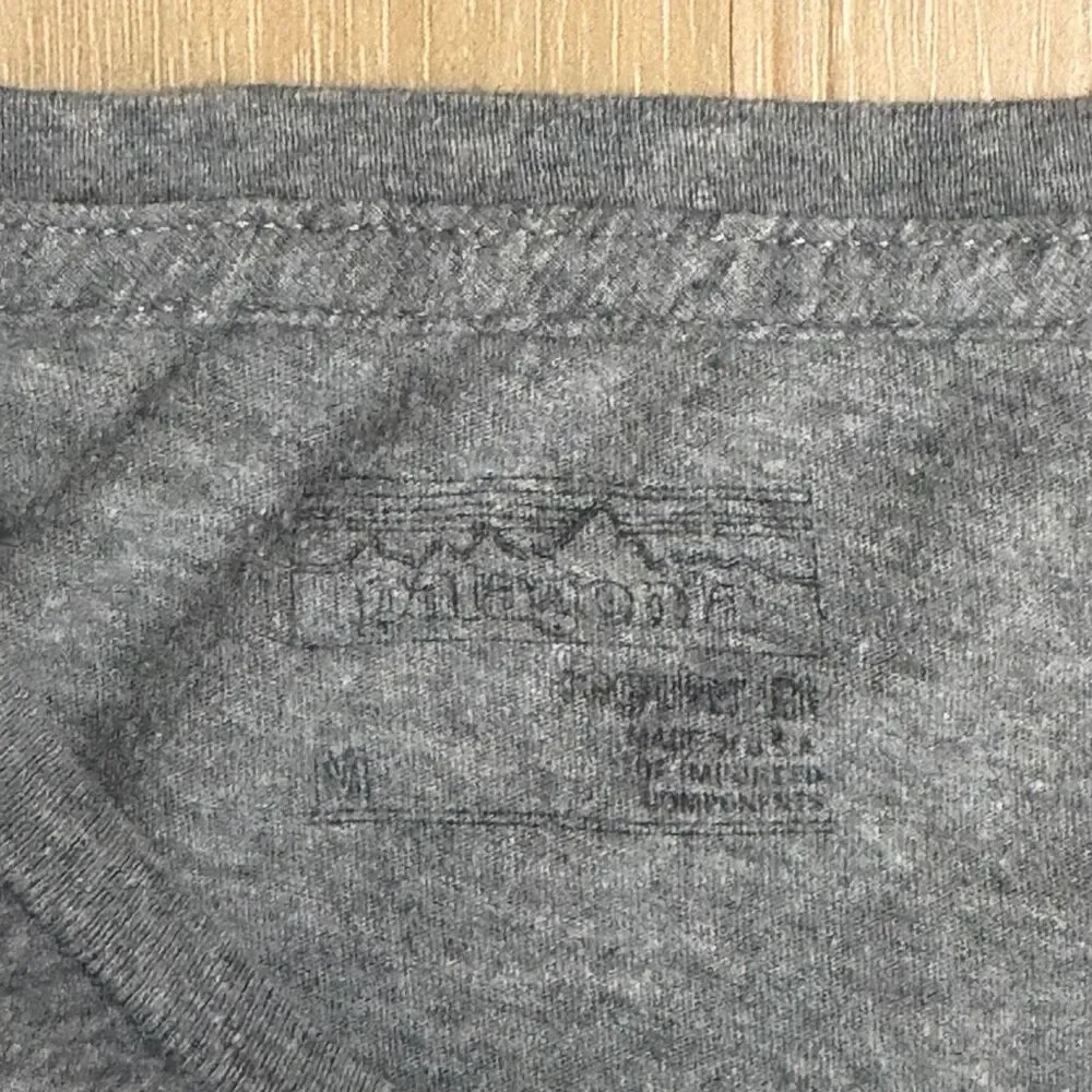Patagonia Gray T Shirt Size Medium Gorpcore Outdoor Normcore Hiking Outside Eco - Picture 3 of 4
